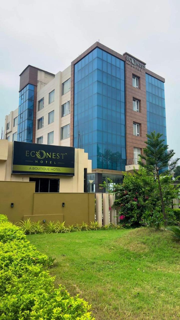 Econest Hotel Tarapith Exterior photo